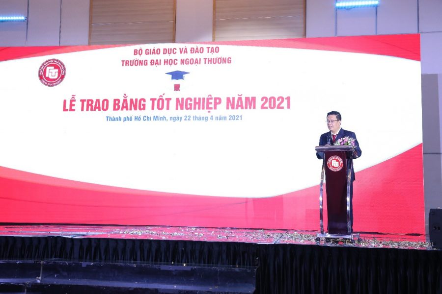 PGS, TS Nguyễn Xuân Minh – Giám đốc Cơ sở II báo cáo kết quả đào tạo